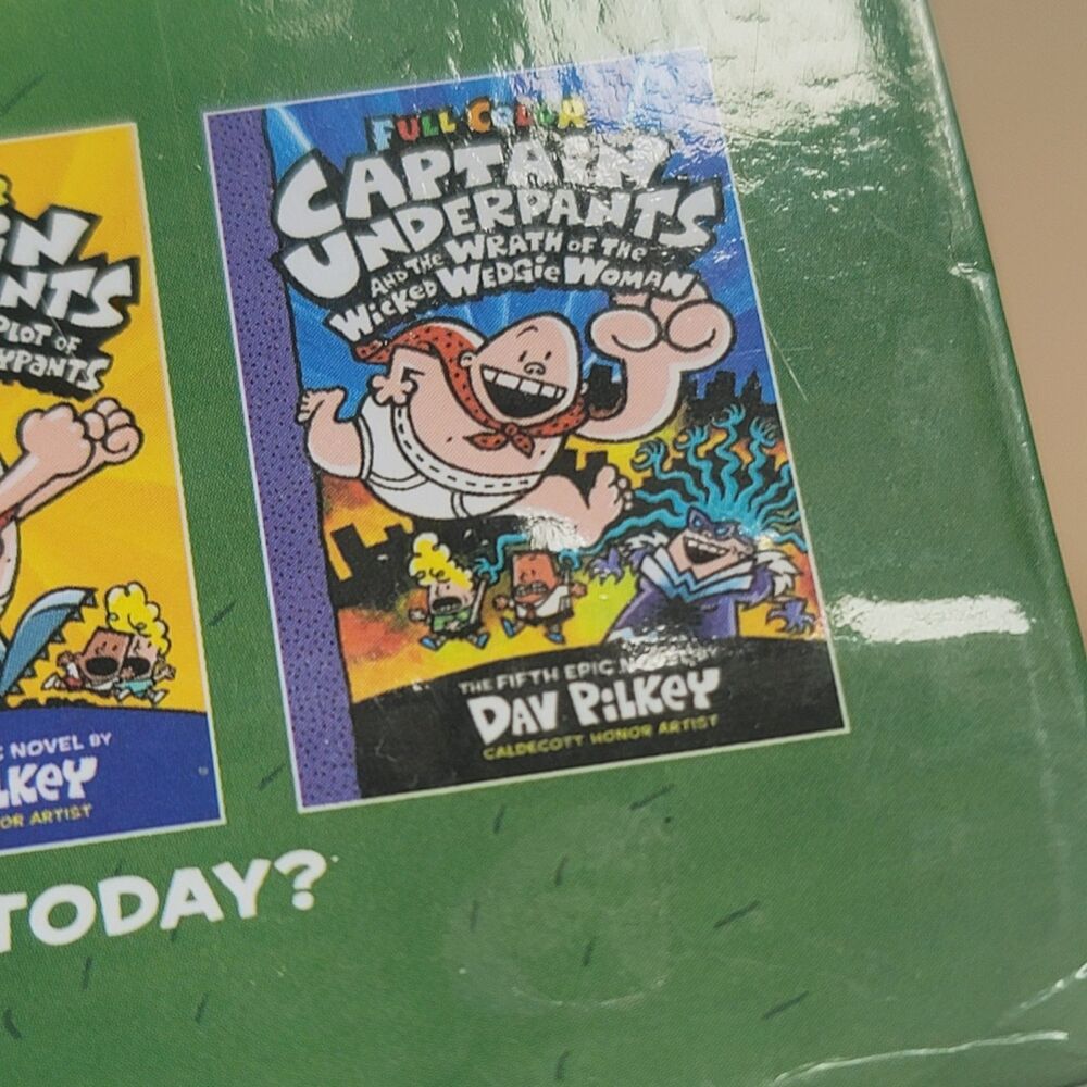 Captain Underpants Colossal Color Collection Box Set 5 - Picture 9 of 9